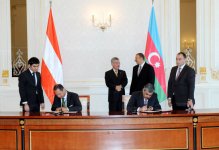 Azərbaycan və Avstriya arasında üç sənəd imzalanıb (FOTO)