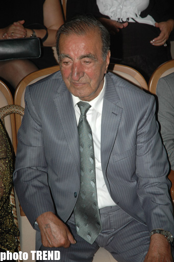 Yaşar Nuri mələklərin əhatəsində Habil Əliyevi seçib, "Dədə Qorqud"ə öyüd-nəsihət verdi (FOTO)