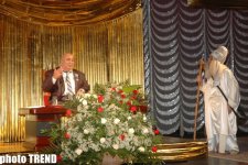 Yaşar Nuri mələklərin əhatəsində Habil Əliyevi seçib, "Dədə Qorqud"ə öyüd-nəsihət verdi (FOTO)