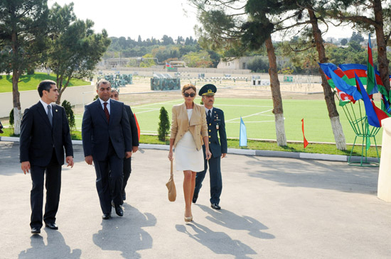 Heydər Əliyev Fondunun prezidenti Mehriban Əliyeva Fondun təşəbbüsü ilə Xəzər rayonunda inşa olunmuş bir neçə obyektin açılışlarında iştirak edib (FOTO)