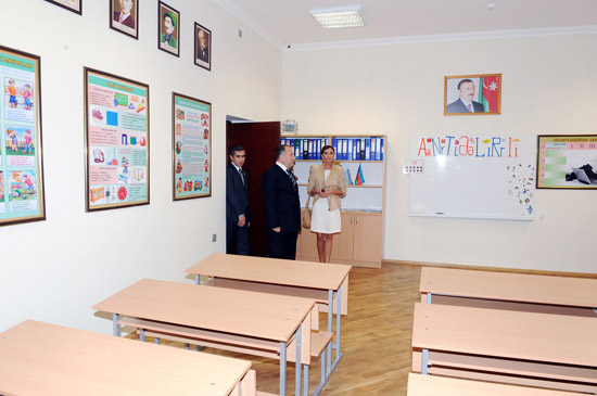 Heydər Əliyev Fondunun prezidenti Mehriban Əliyeva Fondun təşəbbüsü ilə Xəzər rayonunda inşa olunmuş bir neçə obyektin açılışlarında iştirak edib (FOTO)