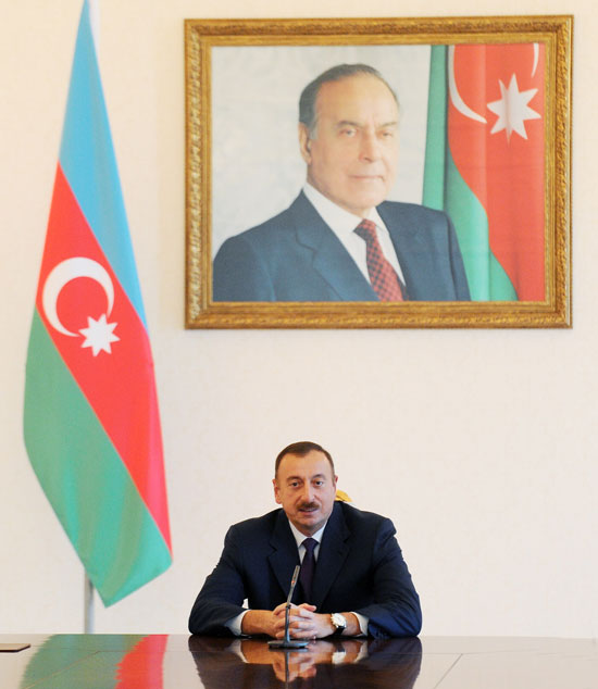 Prezident İlham Əliyev klublararası dünya çempionatının qalibi - qadınlardan ibarət “Rabitə” voleybol klubunun üzvlərini qəbul edib (FOTO)