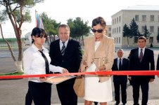 Heydər Əliyev Fondunun prezidenti Mehriban Əliyeva Fondun təşəbbüsü ilə Xəzər rayonunda inşa olunmuş bir neçə obyektin açılışlarında iştirak edib (FOTO)