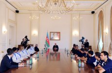 Prezident İlham Əliyev klublararası dünya çempionatının qalibi - qadınlardan ibarət “Rabitə” voleybol klubunun üzvlərini qəbul edib (FOTO)