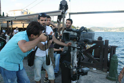Populyar türk seriallarında rol alan aktyor Azərbaycan haqqında film çəkir (FOTO)