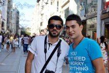 Populyar türk seriallarında rol alan aktyor Azərbaycan haqqında film çəkir (FOTO)