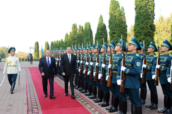 Qazaxıstanda rəsmi səfərdə olan Azərbaycan Prezidentinin Almatıda rəsmi qarşılanma mərasimi olub (FOTO)