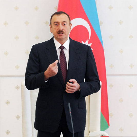 Nazirlər Kabinetinin 2011-ci ilin 9 ayının sosial-iqtisadi inkişafının yekunlarına həsr olunmuş iclası keçirilib (FOTO)