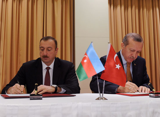 Azərbaycan və Türkiyə arasında sənədlər imzalanıb