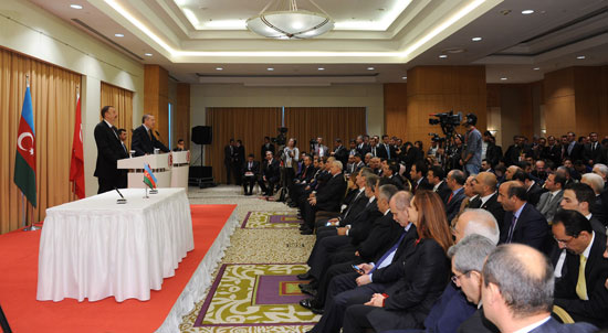 Prezident İlham Əliyev: Azərbaycan “Cənub qaz dəhlizi” layihələrinin reallaşdırmasına öz töhfəsini verir (FOTO)