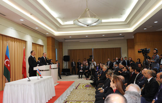 Prezident İlham Əliyev: Azərbaycan “Cənub qaz dəhlizi” layihələrinin reallaşdırmasına öz töhfəsini verir (FOTO)