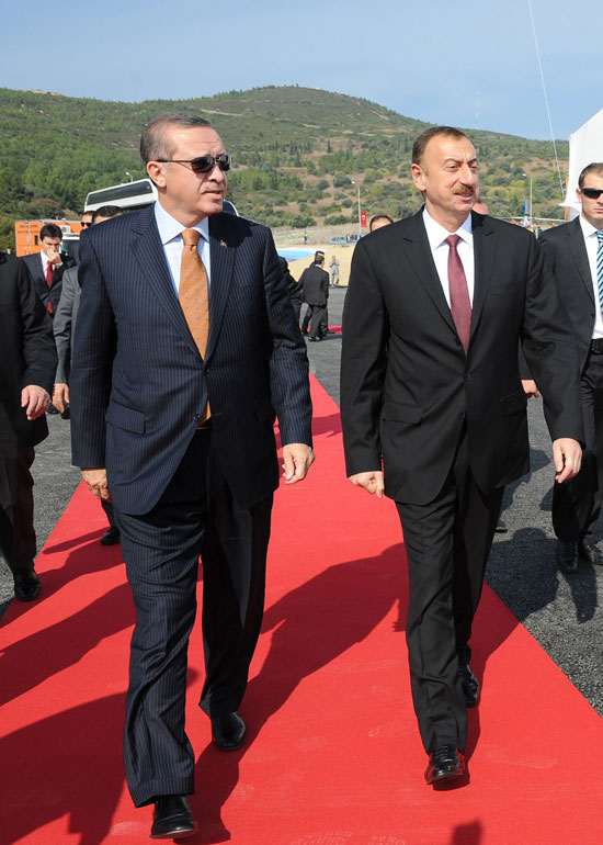 Azərbaycan Prezidenti Türkiyənin İzmir şəhərinə gəlib (FOTO)