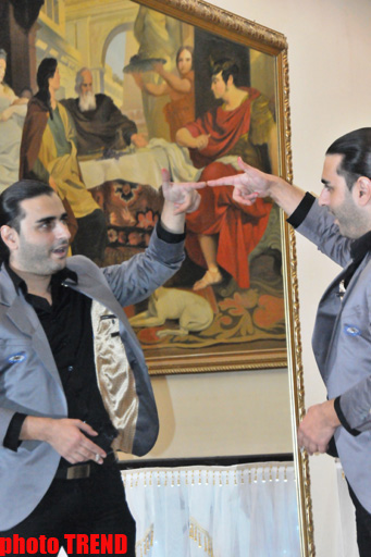 Ulvira Qarayeva toyunda öncə bəyin yerində oturdu, aparıcılıq etdi, daha sonra… (FOTO)
