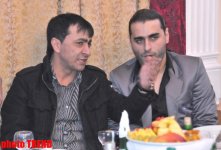 Ulvira Qarayeva toyunda öncə bəyin yerində oturdu, aparıcılıq etdi, daha sonra… (FOTO)
