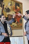 Ulvira Qarayeva toyunda öncə bəyin yerində oturdu, aparıcılıq etdi, daha sonra… (FOTO)