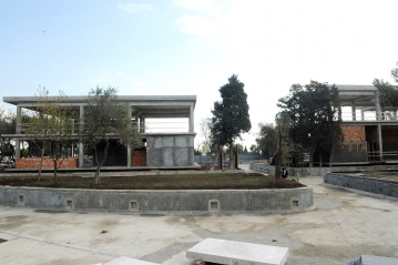 İlham Əliyev Dənizkənarı Milli Parkda "Kiçik Venesiya şəhərciyi" adlanan ərazidəki əsaslı yenidənqurma və bərpa işlərinin gedişi ilə tanış olub (FOTO)