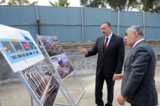 İlham Əliyev Dənizkənarı Milli Parkda "Kiçik Venesiya şəhərciyi" adlanan ərazidəki əsaslı yenidənqurma və bərpa işlərinin gedişi ilə tanış olub (FOTO)