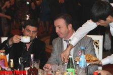 Müasir "Məşədi İbad" viski içən müğənniyə qarşı çıxdı (FOTO)