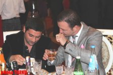 Müasir "Məşədi İbad" viski içən müğənniyə qarşı çıxdı (FOTO)