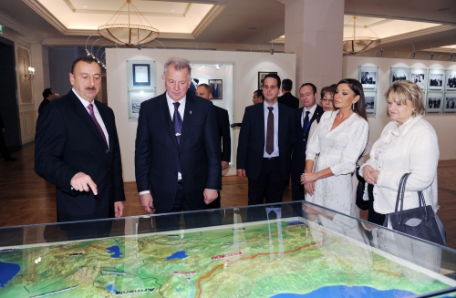 Macarıstan Prezidenti Heydər Əliyev Fondunda olub (FOTO)