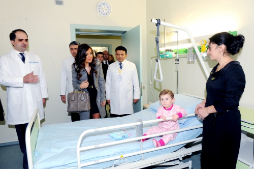 Heydər Əliyev Fondunun vitse-prezidenti Leyla Əliyeva Cərrahiyyə və Orqan Transplantologiya Mərkəzində yaradılan şəraitlə tanış olub (FOTO)