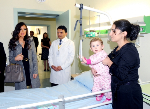 Heydər Əliyev Fondunun vitse-prezidenti Leyla Əliyeva Cərrahiyyə və Orqan Transplantologiya Mərkəzində yaradılan şəraitlə tanış olub (FOTO)