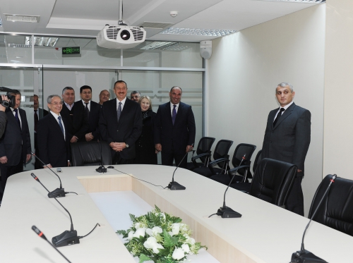 İlham Əliyev Oğuz rayon məhkəməsinin inzibati binasının açılışında iştirak edib (FOTO)