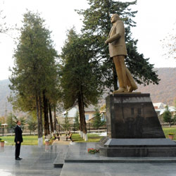 Prezident İlham Əliyevin Oğuz rayonuna səfəri başlayıb (FOTO)