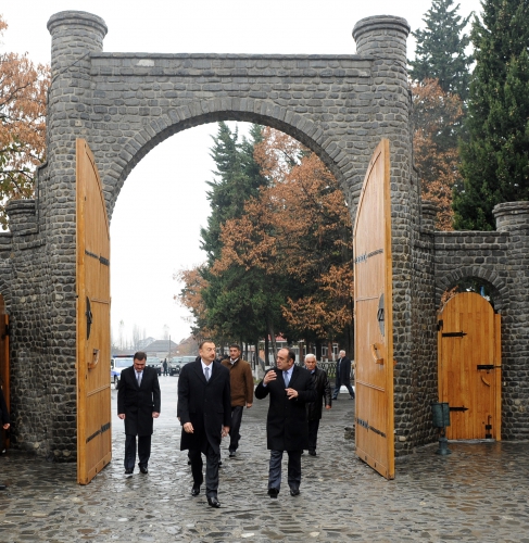 Prezident İlham Əliyev: Azərbaycan ordusu istənilən anda torpaqları hərbi yolla azad edə bilər (FOTO)