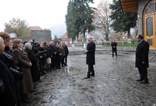 Prezident İlham Əliyev: Azərbaycan ordusu istənilən anda torpaqları hərbi yolla azad edə bilər (FOTO)