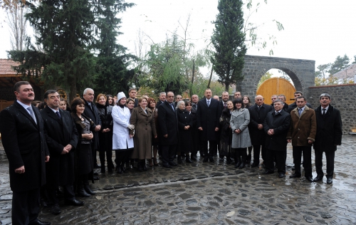 Prezident İlham Əliyev: Azərbaycan ordusu istənilən anda torpaqları hərbi yolla azad edə bilər (FOTO)