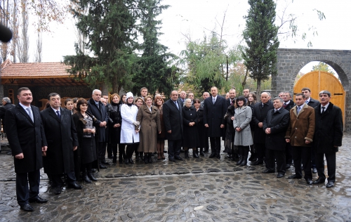 Prezident İlham Əliyev: Azərbaycan ordusu istənilən anda torpaqları hərbi yolla azad edə bilər (FOTO)