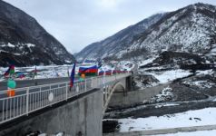 İlham Əliyev Qax rayonuna səfəri çərçivəsində yeni körpünün açılışında iştirak edib (FOTO)