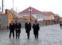 Prezident İlham Əliyev: Azərbaycan ordusu istənilən anda torpaqları hərbi yolla azad edə bilər (FOTO)
