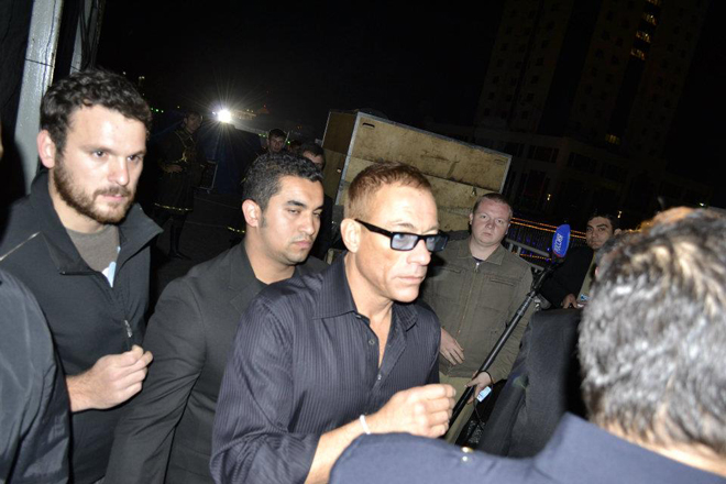 Jan Klod Vandam, illüziyaçı Jan Rauven və Hillari Suonkla Sərxan Kərəmoğlunu nə birləşdirib? (FOTO)