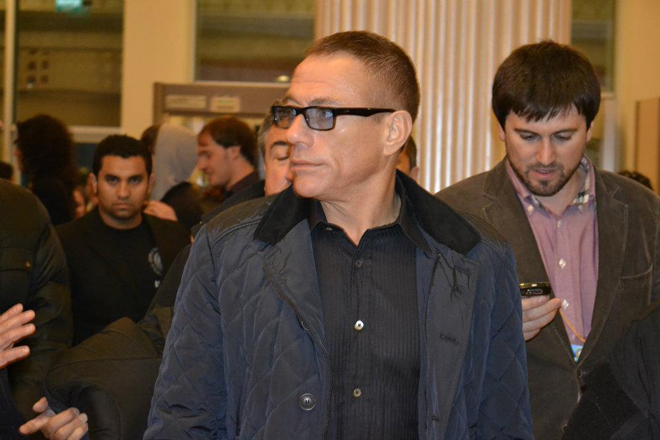 Jan Klod Vandam, illüziyaçı Jan Rauven və Hillari Suonkla Sərxan Kərəmoğlunu nə birləşdirib? (FOTO)