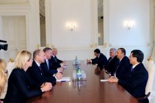 İlham Əliyev Avropa Komissiyasının vitse-prezidentini qəbul edib