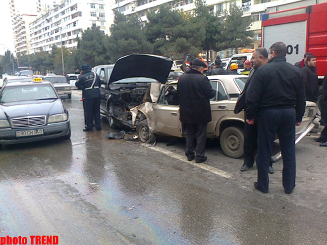 Bakıda ağır yol qəzası olub, ölən və xəsarət alan var
