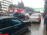 Bakının mərkəzində ağır yol qəzası nəticəsində avtomobil yanıb, ölənlər var (FOTO)