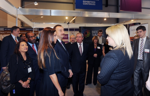 Azərbaycan Prezidenti və xanımı "BakuTel-2011" XVII Beynəlxalq telekommunikasiya və informasiya texnologiyaları sərgisi ilə tanış olublar (FOTO)(ƏLAVƏ OLUNUB)