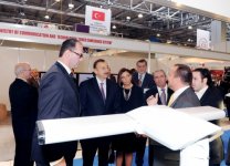 Azərbaycan Prezidenti və xanımı "BakuTel-2011" XVII Beynəlxalq telekommunikasiya və informasiya texnologiyaları sərgisi ilə tanış olublar (FOTO)(ƏLAVƏ OLUNUB)