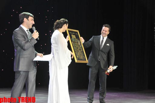 Türkiyənin şou-ulduzları Azərbaycanda mükafat aldılar (FOTO)