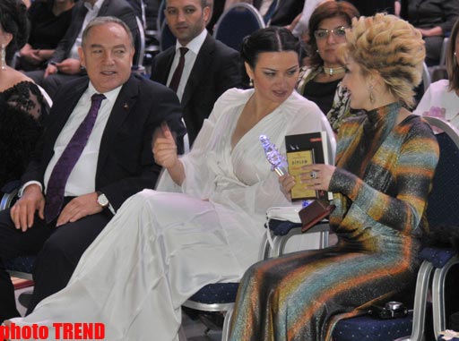 Türkiyənin şou-ulduzları Azərbaycanda mükafat aldılar (FOTO)