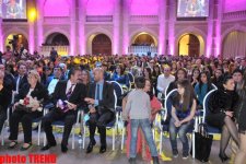 Türkiyənin şou-ulduzları Azərbaycanda mükafat aldılar (FOTO)