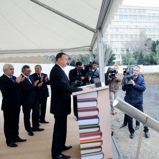 İlham Əliyev AMEA-nın Mərkəzi Elmi Kitabxanasının təməlqoyma mərasimində iştirak edib (FOTO)