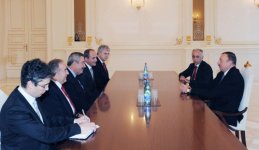 İlham Əliyev Türkiyənin İzmir vilayətinin valisinin başçılıq etdiyi nümayəndə heyətini qəbul edib (FOTO)