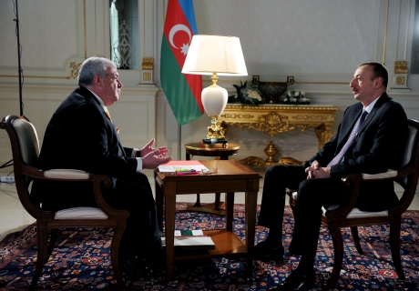 İlham Əliyev Ümumrusiya Dövlət Teleradio Verilişləri Şirkətinin “Formula Vlasti” proqramının müəllifi və aparıcısına müsahibə verib