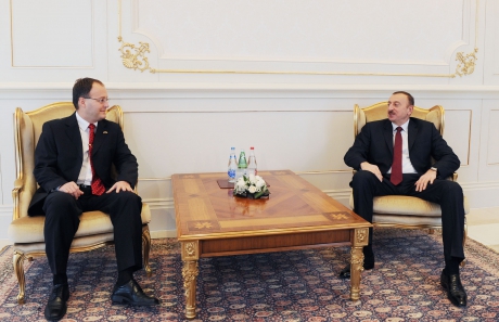 İlham Əliyev Rumıniyanın Azərbaycanda yeni təyin olunmuş səfirini qəbul edib