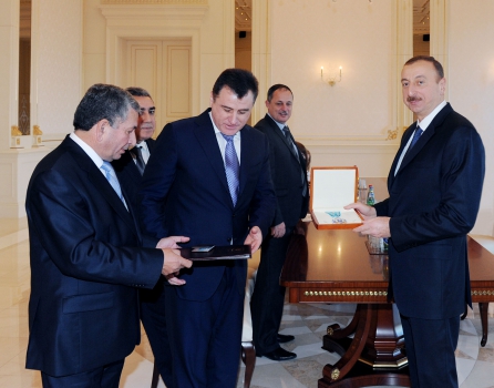 Azərbaycan Prezidentinə "Həştərxan şəhərinin fəxri vətəndaşı" diplomu və medalı təqdim edilib (FOTO)