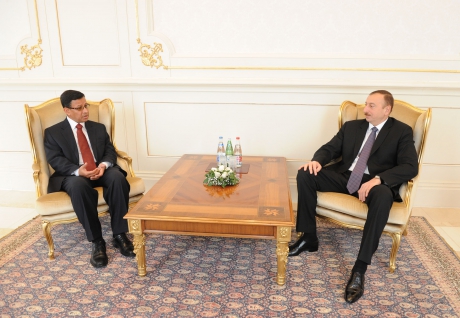 İlham Əliyev bir sıra xarici ölkələrin Azəbaycandakı səfirlərinin etimadnamələrini qəbul edib (FOTO)